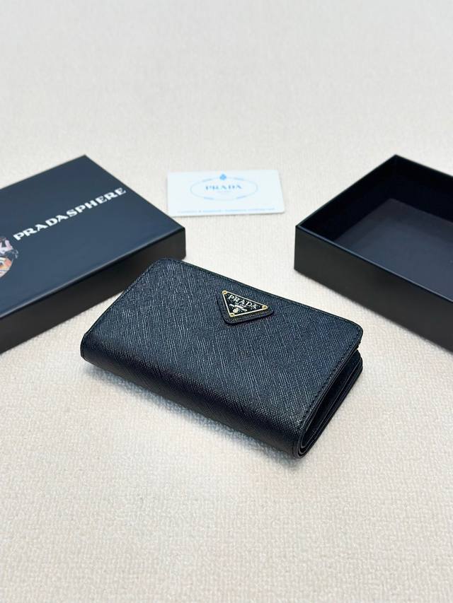 颜色 黑尺寸 15X9普拉达时尚卡包钱包 优质十字纹牛皮高档五金配件 内阁丰富 超级实用现货高品质