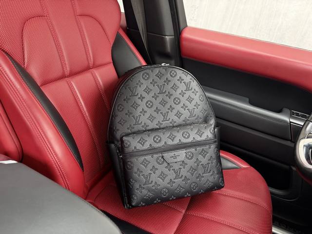 高端货 新款 Louis Vuitton Lv双肩包 路易威登双肩包 M46553 Louis Vuitton Discovery 老花满印拉链开合 牛皮革 背