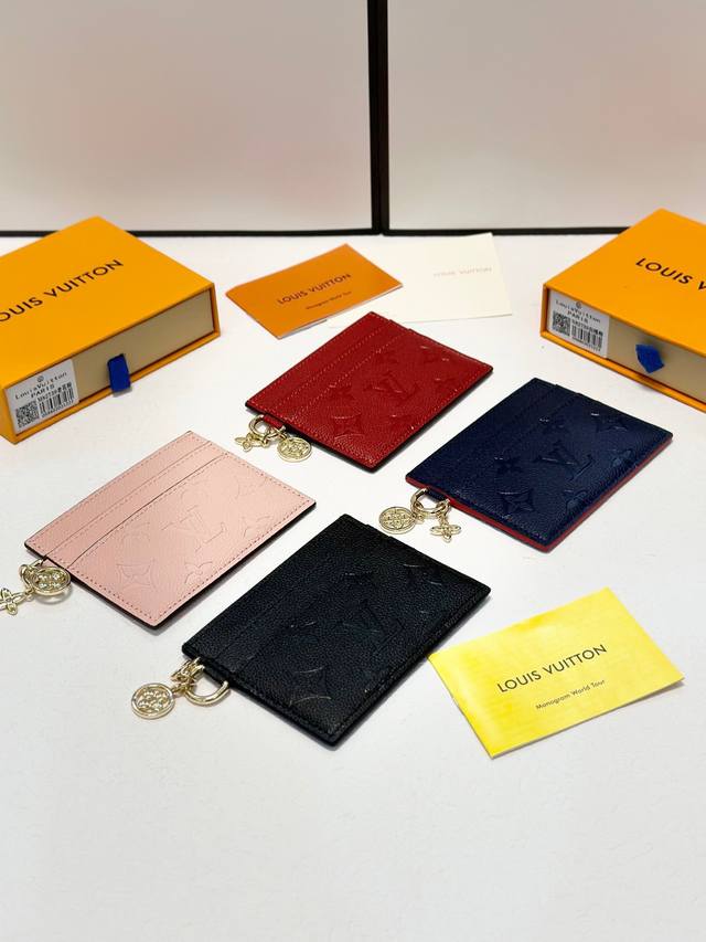 颜色 黑 粉 红 蓝尺寸 10X5纯皮卡包 超级自留 两用卡包钱包卡位钞票位 特别实用 颜色 黑 粉 红 蓝尺寸 10X5纯皮卡包 超级自留 两用卡包钱包卡位钞票位 特别实用