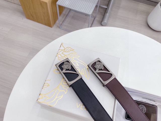 范思哲-纯牛皮 高档货 纹路清晰 手感超好 炸街 宽度:3.4厘米 配套美国Simon-全套包装 正品一致的吊牌全套包装 配纸袋 礼品盒 亲们下单一定备注腰围