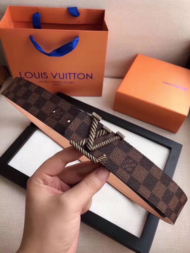 路易威登 Louisvuitton Lv Initiales 原单进口老花腰带 内衬皮底 搭配官网新款不锈钢扣.商务休闲服装造型的完美搭配 永恒经典 与正品零差