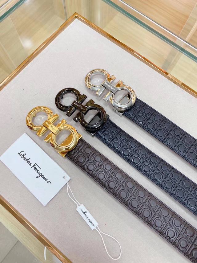 米兰时装周新款 正品有售Ferragamo 菲拉格慕 Italy专柜在售正品 此款采用原單进口牛皮 压专属标制作 走线油边细致 正品开模 搭配原版Gancio五