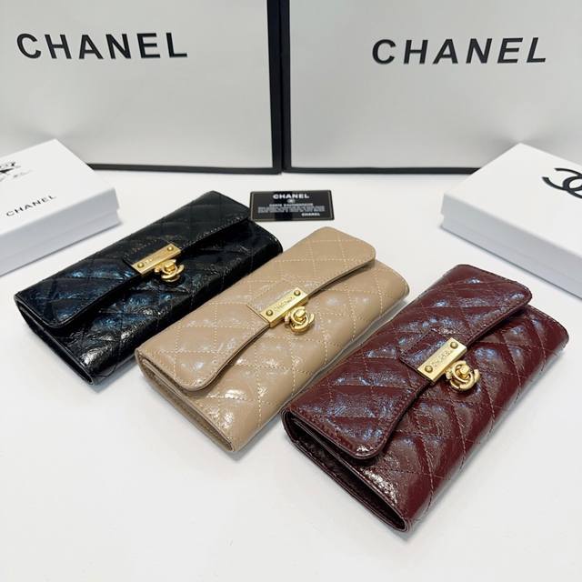 颜色 黑 杏 紫红尺寸 19X10小香爆款爆裂纹油蜡牛皮长款钱包款式经典做工精细耐磨耐用手感极佳