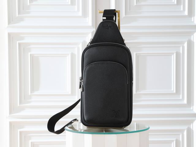 163C01芯片 顶级原单 型号 M30863黑十字纹 本款 Avenue 单肩包取材 Damier Graphite 帆布 为正面外袋点缀路易威登巴黎标识皮革