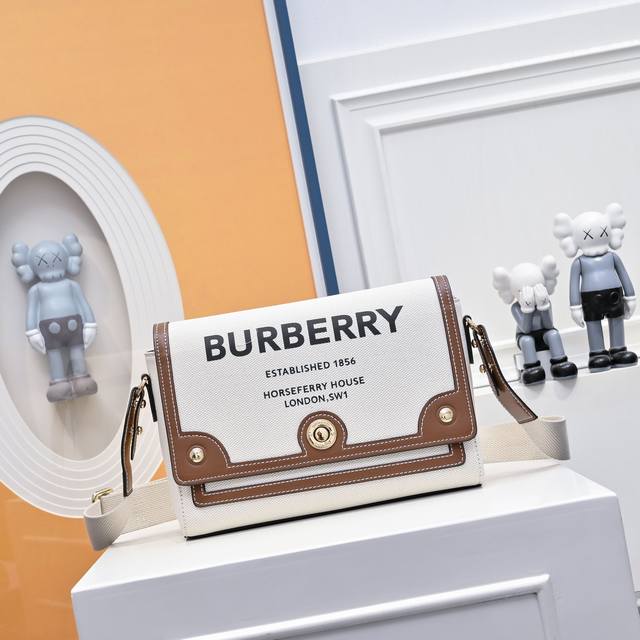 Burberry 巴宝莉单肩包 豆腐包 时尚圈必备品Get起来 新款巴宝莉从不担心销量 气质摆在那里 做好品质 香港购入打版 务必做到最好 原版五金 尺寸 25