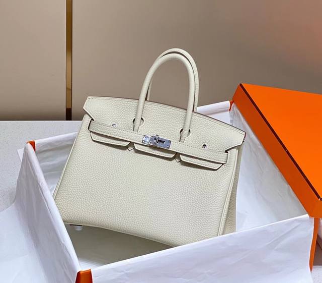 头层牛皮 3个尺寸 - - Herm-Birkin银扣 皮料升级进口头层牛皮 Hermes Birkin 是爱马第五任总裁Jean Louis Dumas 为法