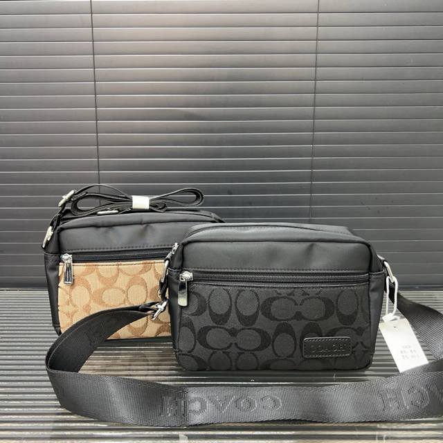 Coach 蔻驰 尼龙布斜挎包 相机包 男女通用斜挎包 单肩包 经典百搭 实物拍摄 原厂原版面料 配送防尘袋 21 X 15 Cm