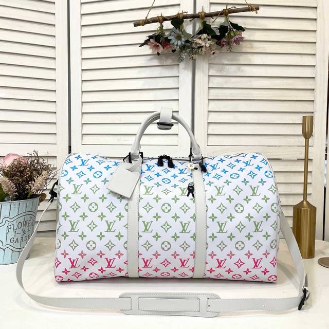 路易威登 M23174 旅行袋系列 Keepall Bandouli Re 50 旅行袋 渐变渐变白三彩 本款 Aly Keepall Bandouli Re 路易威登 M23174 旅行袋系列 Keepall Bandouli Re 50 旅行袋 渐变渐变白三彩 本款 Aly Keepall Bandouli Re