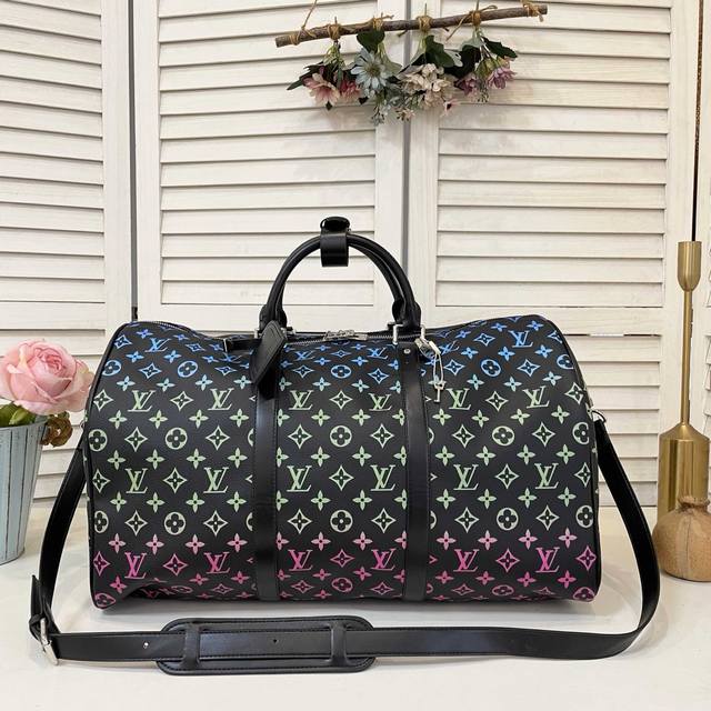 路易威登 M23174 旅行袋系列 Keepall Bandouli Re 50 旅行袋 渐变黑三彩 本款 Aly Keepall Bandouli Re 50