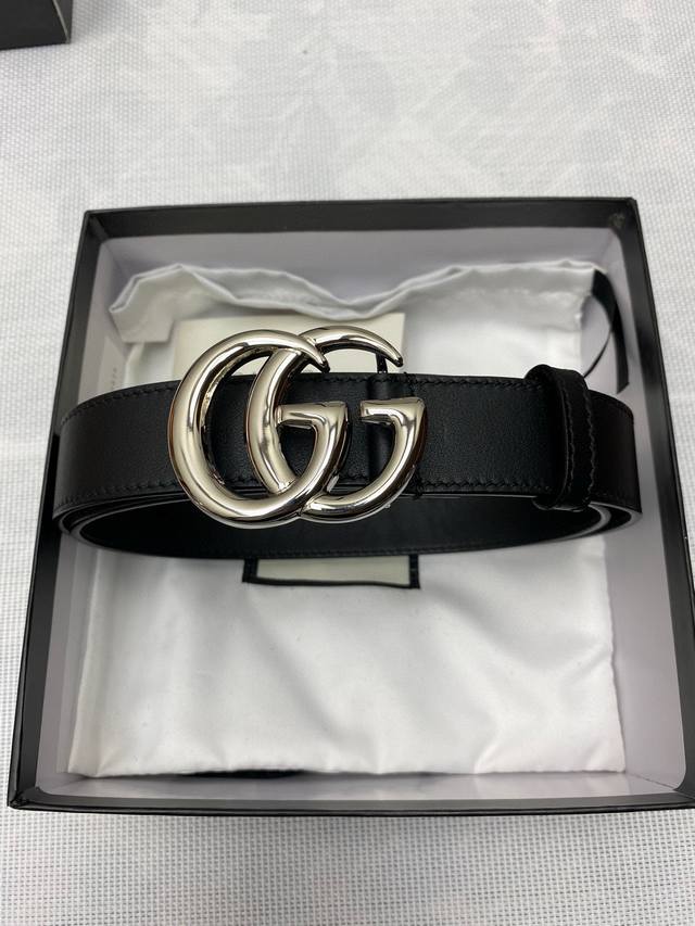 古驰 原单双面头层牛皮水晶带身.手感超好.搭配原单扣,原产皮料定制 专柜宽度3.0Cm