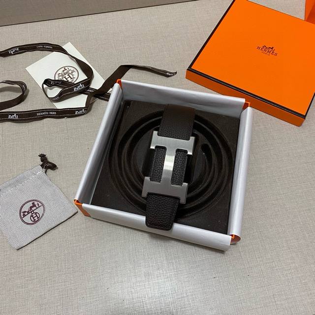 Hermes.爱马仕 官网同步 宽度38Mm 原版荔枝搭带身搭配原版精品钢扣 男装的经典搭配 可双面使用完美配饰