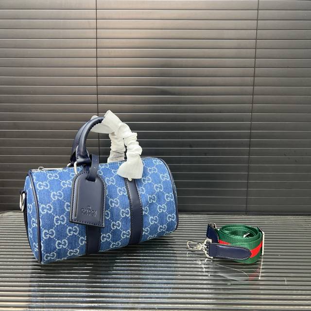Gucci 古奇 牛仔布刺绣单肩斜挎包 明星单品 采用优质原厂材质 高端品质 配送礼盒 规格: 25Cm Gucci 古奇 牛仔布刺绣单肩斜挎包 明星单品 采用优质原厂材质 高端品质 配送礼盒 规格: 25Cm