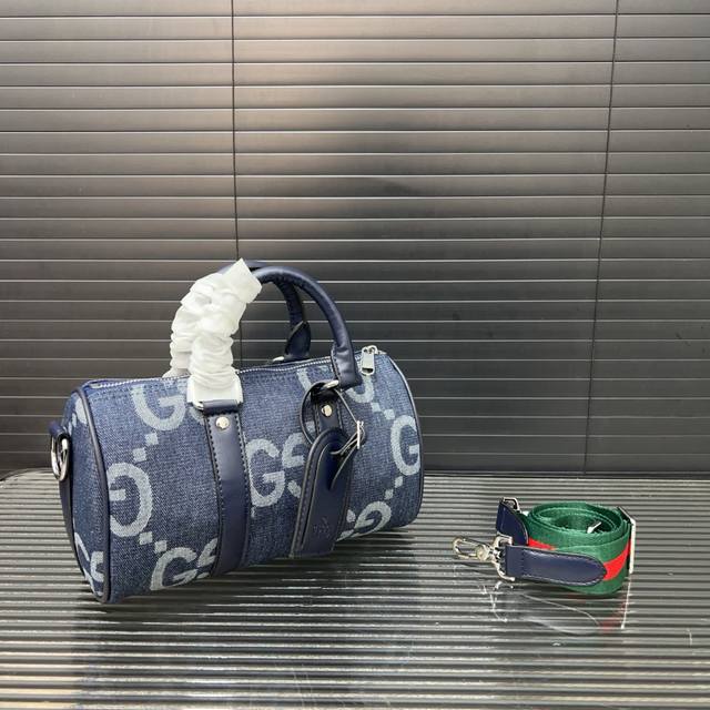Gucci 古奇 牛仔布刺绣单肩斜挎包 明星单品 采用优质原厂材质 高端品质 配送礼盒 规格: 25Cm
