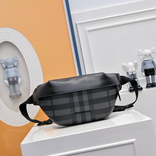 原单版巴宝莉Burberry男士专柜胸包腰包 专柜经典男士胸包 完美复刻 采用进口原版面料 配原版超高清五金Logo 专用帆布内里 专注细节 实物实拍 尺寸 2