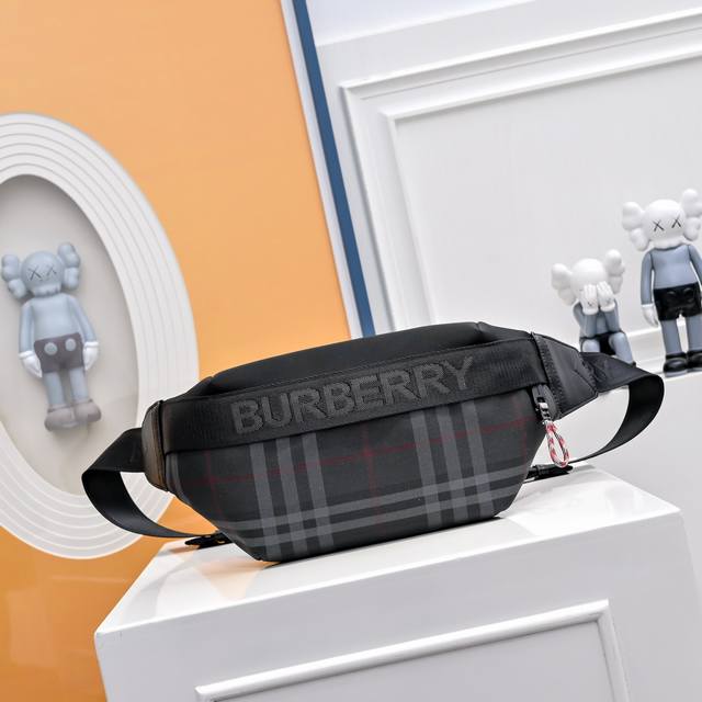 全套包装 原单版巴宝莉Burberry男士专柜胸包腰包 专柜经典男士胸包 完美复刻 采用进口原版面料 配原版超高清五金Logo 专用帆布内里 专注细节 实物实拍
