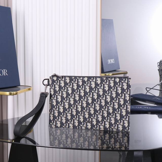 市场最高版本 欢迎对比 点击长按翻译 a5 & Dior Oblique : 2Esca490Yse_H05E A5 . Dior Oblique , . 1