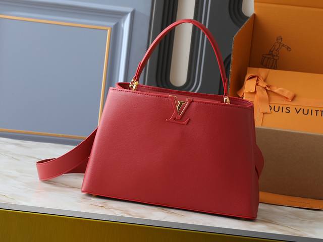 广州货 升级原版 M13027 M24879 M24620 M24607 本款 Capucines Souple 大号手袋依托鞣制工艺 令亮泽粒面牛皮革呈现柔软