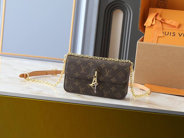 升级原版 M14564 M14547 M14581 M14548 本款 Wallet On Chain 手袋出自路易威登 Lv Bloom 系列 以牛皮革裁出时