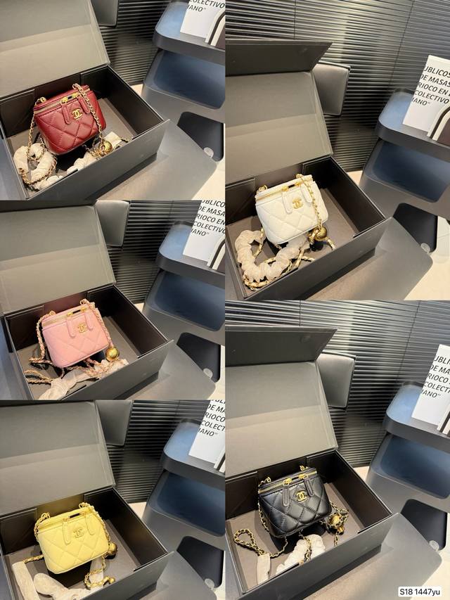 小号 配折叠盒子香奈儿 化妆包 金球调节扣 调节金球简直美炸 超级好搭配复古链条 多种背法 整体细节超加分 不得不服的颜值 尺寸 11 9 货号小号1447
