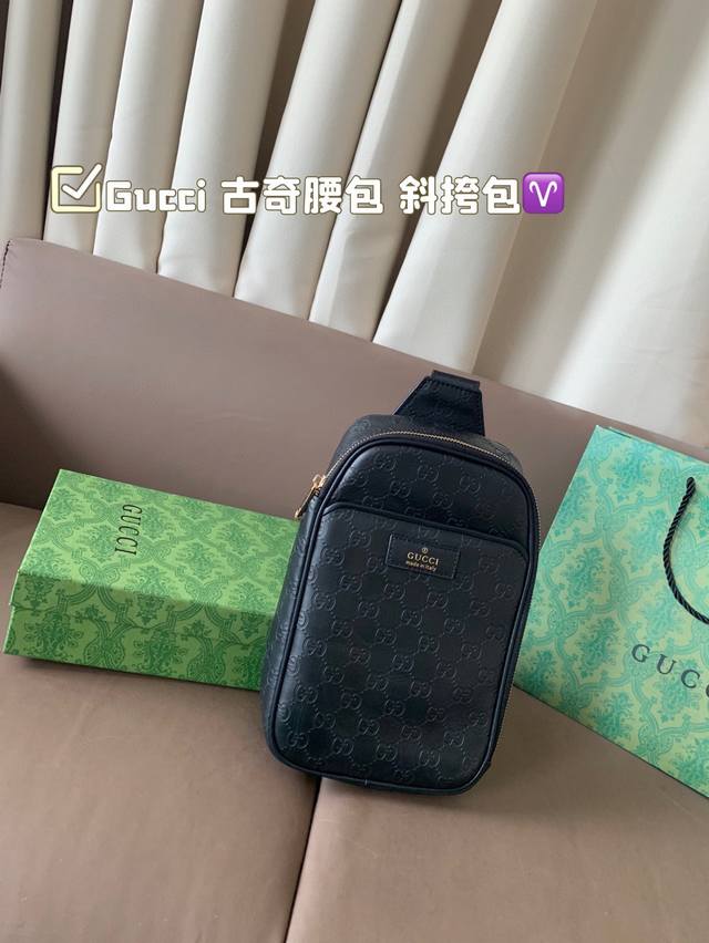 Gucci 古奇 gg腰包 斜挎包 胸包 采用精湛镶嵌细工 经典百搭 实物拍摄 原厂原版面料 配送防尘袋 礼盒 尺寸17*26