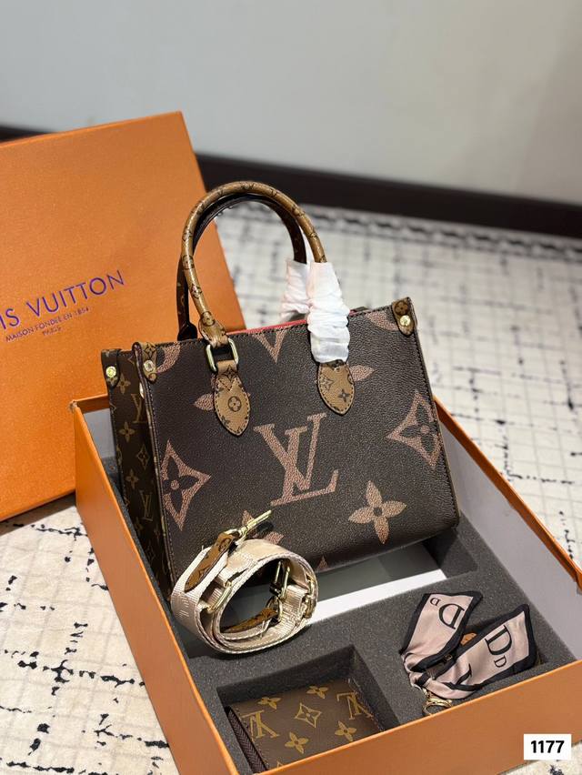 套盒 配盒子Lv Onthego托特线条简约 利落 包包上身大气 容量也是巨大 托特包都是无底洞 尺寸25 20