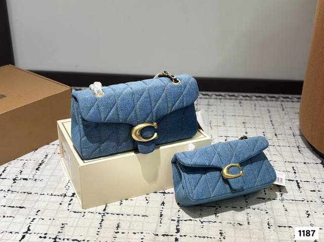 大号 小号 配折叠盒子 百搭神器 Tabby 蔻驰酒神新品 Quilted Tabby 链条版Tabby 这你能忍住 满满的小细节 尺寸 大号26 15 小号2