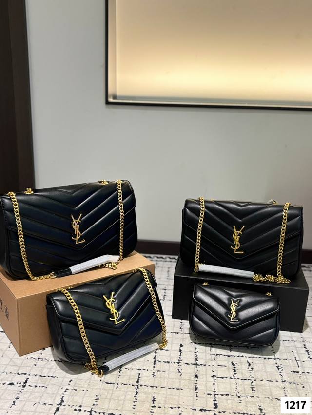 纯皮圣罗兰Ysl邮差 背起来真的太有Feel 圣罗兰 最低调 简洁大气啦 尺寸刚刚好 尺寸33.18 30.17 25.15 20.11