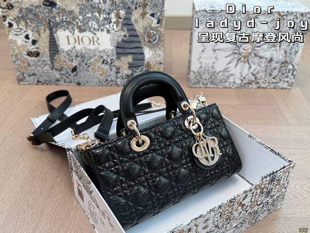 迪奥新款戴妃Ladyd-Joy 呈现复古摩登风尚 dior彰显个性气质 尺寸 26 14
