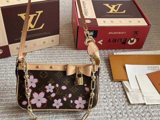 配盒 size 22*12Cm l家 麻将包 复刻版 短肩带 链条 统统都有 夏天麻将包更合适 真香腋下包