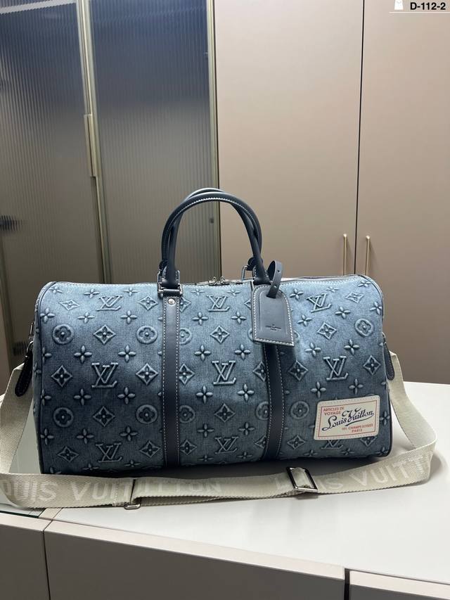 lv旅行包 一只帅气能装的旅行袋 经典设计大气可观男女通用款 容量超大 d-112-2尺寸45 25折叠盒