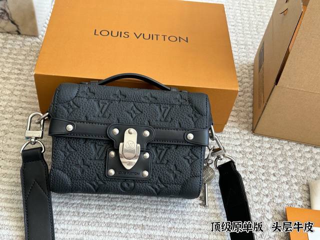 牛皮顶级原单 新款男包Soultrunk盒子包 软盒子包上身超酷 手拎斜挎都可以, 日常通勤必备 时尚百搭 肩带可拆卸 可调节 尺寸19*15*7Cm双盒