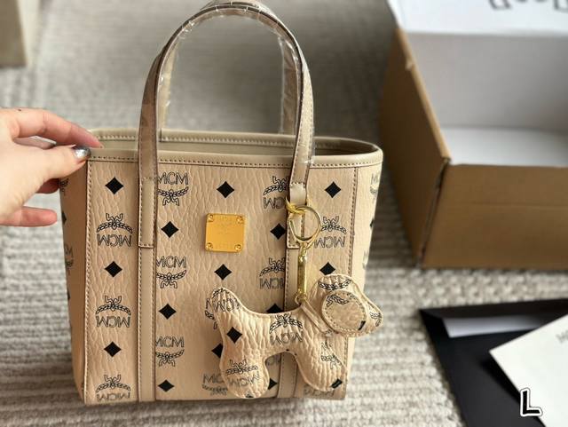 mcm 迷你购物袋 折叠盒专柜包装 尺寸 20*19 茶色五金专柜一致 mcm菜篮子包 多变的迷你 Anya 顶级原厂 明星同款 时尚潮人必备单品 原版Ykk拉