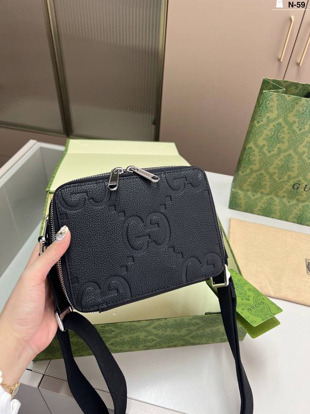 酷奇Gucci相机包斜挎包 真是超级百搭 质感又好 简直就是性价比之王 n-59尺寸20 14折叠盒