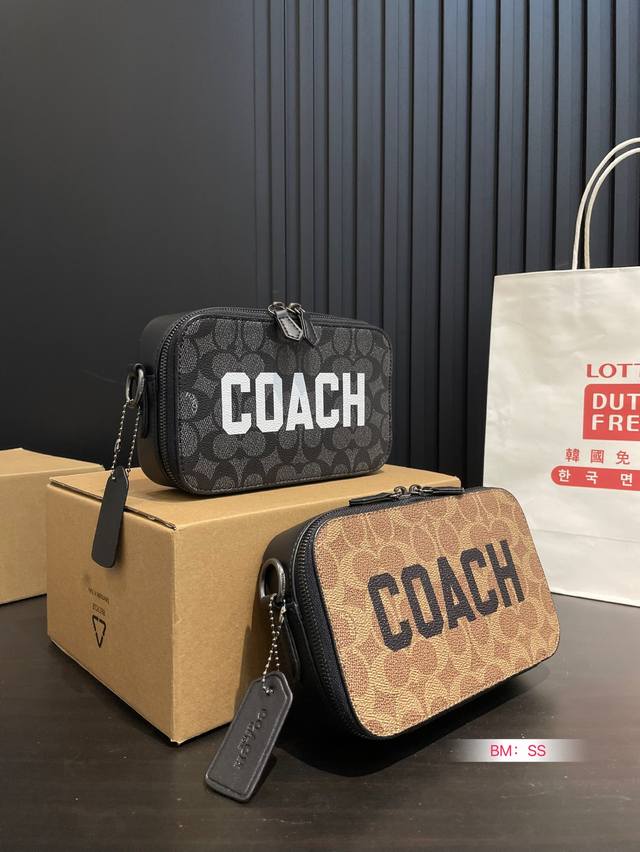 配盒 蔻驰相机包 时尚的设计 元气满满 包身百搭 时尚 男生女生皆可背 无敌好看 尺寸 20*12