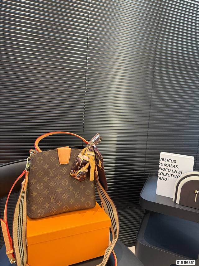 配盒子 Lv托特包 大小适中 容量感人 休闲正装皆可轻松驾驭 尺寸 23 22 货号改版66851