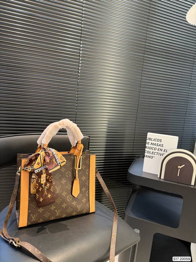 Lv托特包 大小适中 容量感人 休闲正装皆可轻松驾驭 尺寸 28 23 货号改版20059