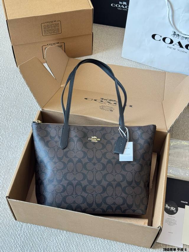 顶级原单 牛皮 coach 新品 Fiona Zip Tote 23 coach 新品 Fiona 托特23来了 这个尺寸的包包 感觉大小也是很合适 有自带拉链