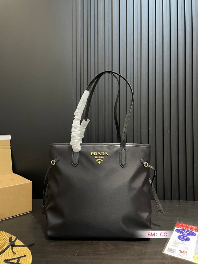 配盒 普拉达 Hobo中古托特包 多了一份随意和简单 完全的时尚潮流搭配 尺寸 31*28