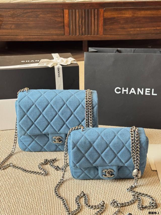 原版布 牛仔 chanel牛仔方胖子 香奶奶真的太会Quan百了5~感觉一直在买买买的路上 这季的金球牛仔系列真的绝用复古感来形容Ta最恰当~ #Chanel