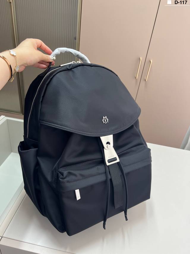 rlmowa双肩包 百搭到没朋友 容量很大 上身也很帅气 d-117尺寸32 40