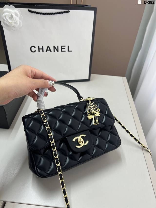 chanel香奈儿链条方胖子香奈儿链条 方胖子经典感觉又是一款会火的包包 d-392尺寸20 11配盒