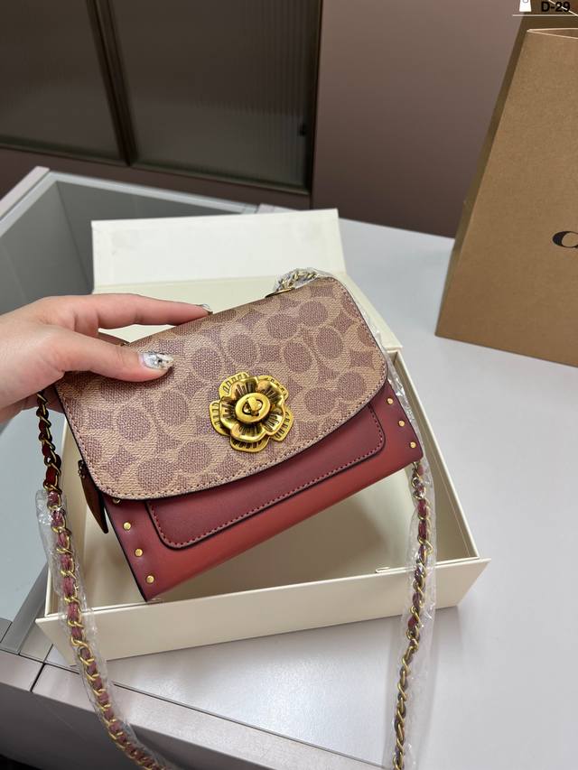 coach山茶花 实用与美貌并存哦 蔻驰你过份好看了吧 d-29尺寸20 12折叠盒