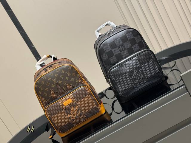 最新款Lv 双肩包 顶级进口原厂面料 超高清五金Logo标志 专用里内里 超顺滑拉链 做工精致每个细节到位 男人必备款 尺寸 28*38Cm