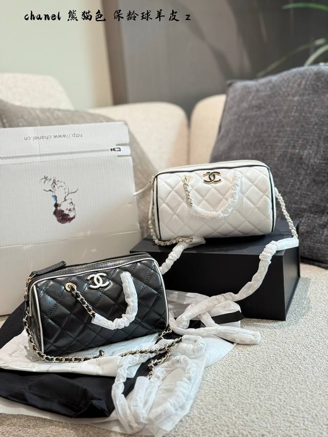 羊皮 日常推荐 Chanel 25p保龄球包当16000日常推荐 Chanel25p爱心钻扣保龄球包 包包是黑金配色 - -包多用 可以单肩手提 也可以斜挎 真