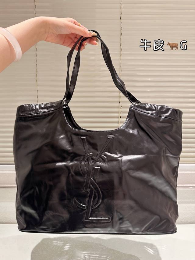 头层牛皮 一眼心动的Ysl托特包 360度审美在线 近期深得我心的Ysl版 垃圾袋 有种不顾别人死活的美 油蜡皮大Logo 一眼心动 它是真的有颜值也很有实力