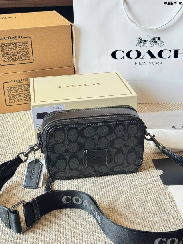 牛皮版本 coach Wyatt 男士小包相机包Coach 新款 加宽底部 小巧能装 双隔层拉链 分类清晰明了 宽肩带设计 时尚减压 尺寸20*11.5*6