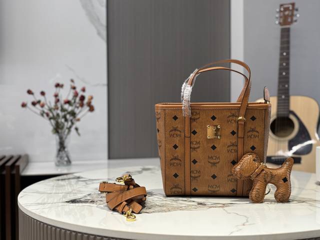 原单顶级 青岛代工赠送小狗挂件 全钢五金 mcm 原单茶金 Mini菜篮子 茶金新款购物袋 菜篮子手提肩背超实用 原单正品东莞Mcm国内代工厂p代加工全包正品工