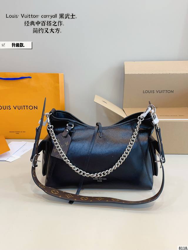 配礼盒. lv Carryall黑武士 这款包真的太有味道了 浓浓的复古风情 Vintage 的精髓体现的淋漓尽致 灵感源自档案馆的复古细节 尤其值得称道的莫过