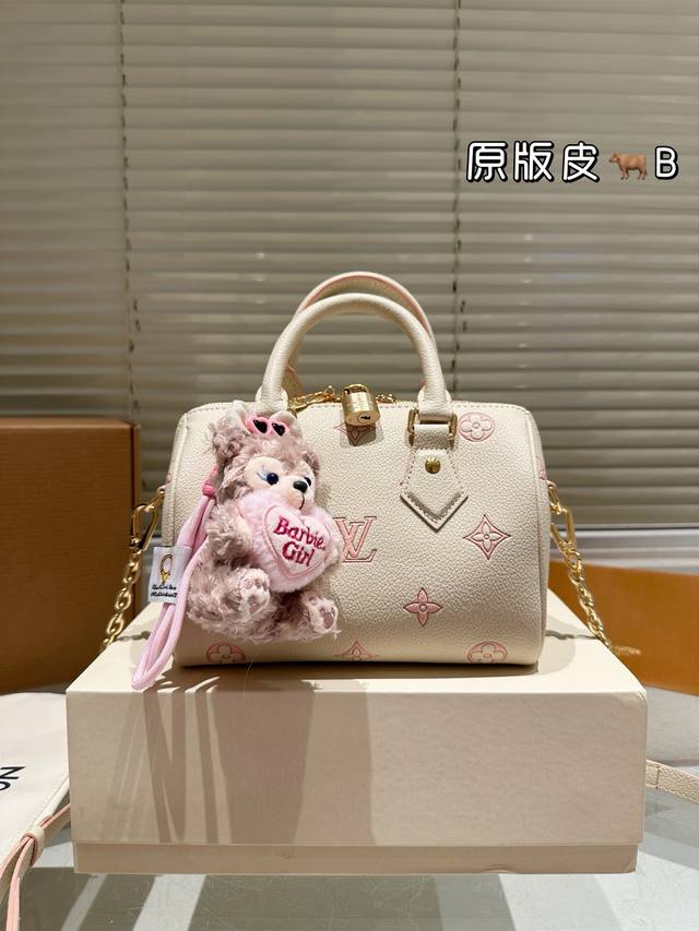 牛皮版本 配挂件 Lv Speedy 枕头包 版型 内里和专柜毫无差别 真正原版复刻 内里可拆卸 火遍全球的爆款机场大包 机车女神包 明星同款 贵气而充满活力的