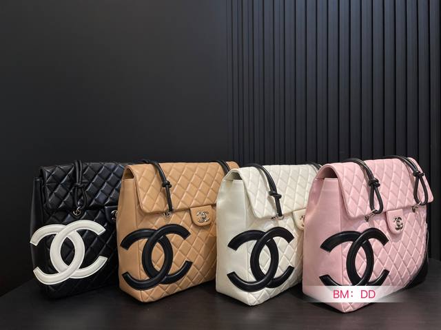 配盒 香奈儿托特包 香奈儿购物袋 高级感满满的Tote经典设计 大小刚好.喜欢高级感简单的姐妹一定要留 尺寸 37*34